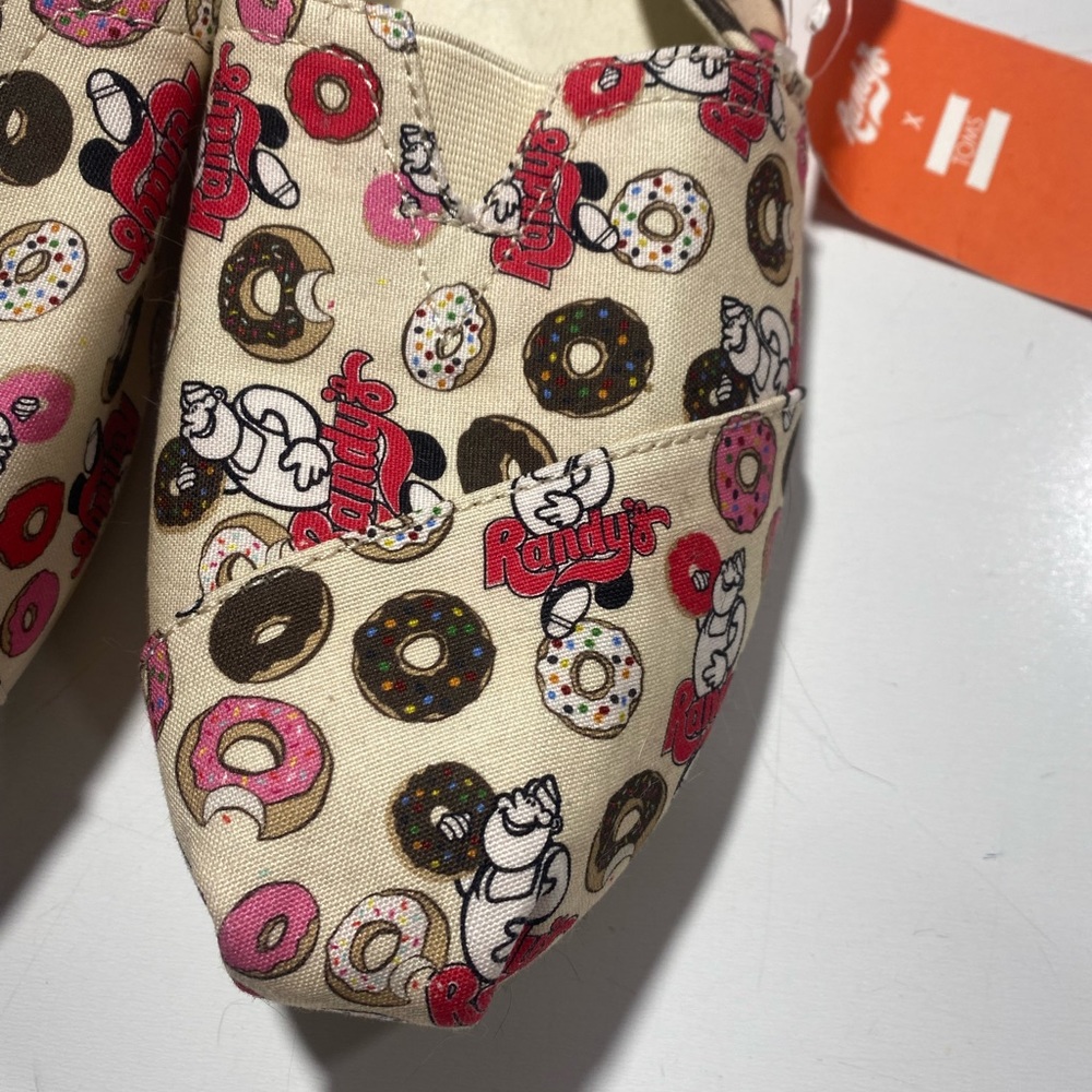 Tom’s Randy’s‎ Donuts Slip On Canvas Woman’s Shoes In The Color Natural NWT 12 - Picture 10 of 16